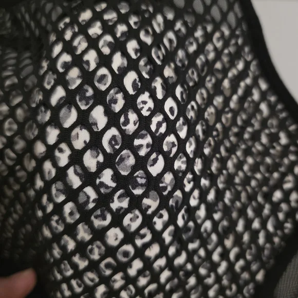 Victoria’s Secret Mesh Sports Bra 34D Black White Sheer Strappy Bra - Picture 3 of 9